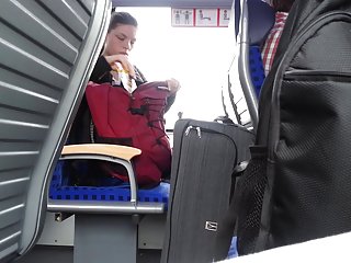 Kaupiant porno žvaigždės mirksi graži mergina tamsiai striukė 1