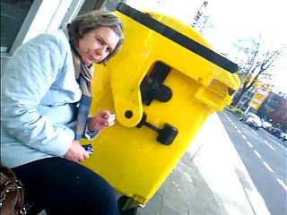 Mirksi granny ir ji veikia-mirksi žiūrėti rusijos porno internete vyresnio amžiaus