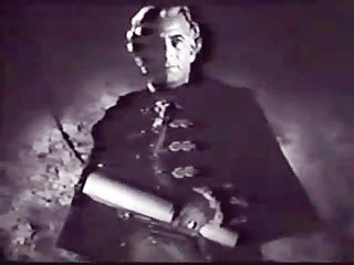 Lytis vietose, moteris smogė savo nugarą bared už plakti comp